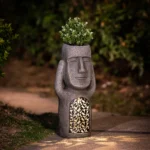 statue